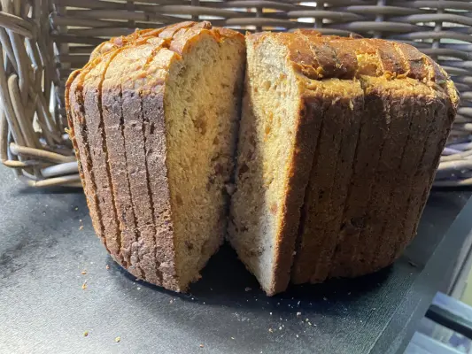 Productfoto Rozijnenbrood gesneden