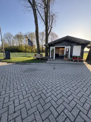 Afbeelding Kraampje bij de brug