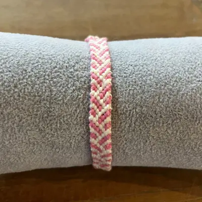 Productfoto Geknoopte armband - roze, wit