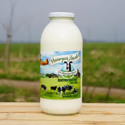 Productfoto Karnemelk 1L (Bronzen medaille Cum Laude Awards)