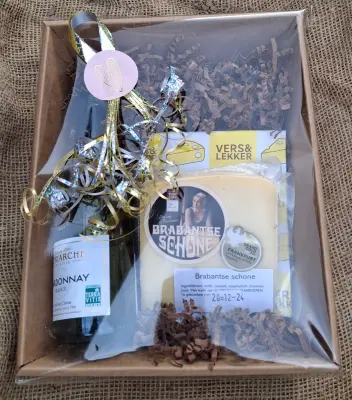 Productfoto Cadeaupakketje wijn & kaas