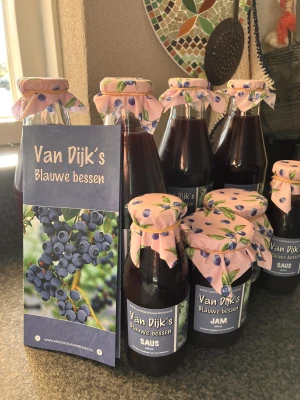 Productfoto Bakmix, thee, chocolade, jams en sap