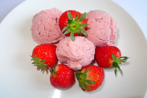 Productfoto Aardbeienijs