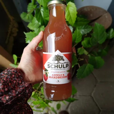 Productfoto Schulp appel en aardbeiensap 750ml