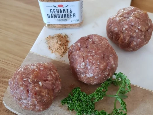 Productfoto Leentjes luxe rundergehakt (ca 250 gram per rolletje)