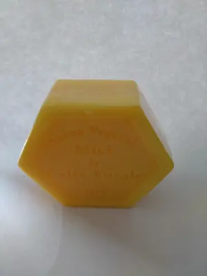 Productfoto Honingzeep met koninginnegelei