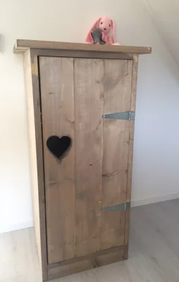 Productfoto Smalle steigerhouten kast