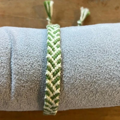 Productfoto Geknoopte armband - groen, wit