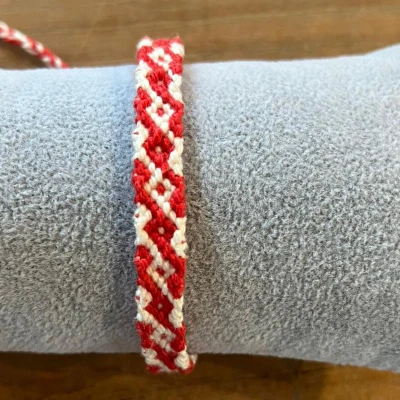 Productfoto Geknoopte armband - diagonaal, rood