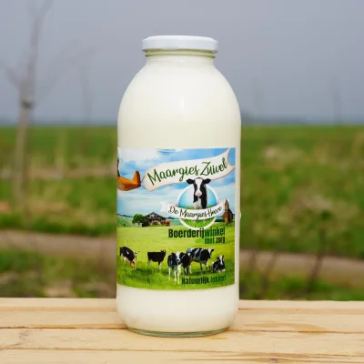 Productfoto Karnemelk 1L (Bronzen medaille Cum Laude Awards)