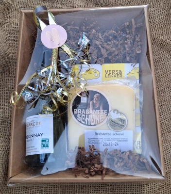 Productfoto Cadeaupakketje wijn & kaas