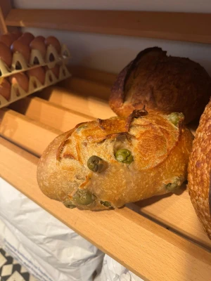 Productfoto Olijf en knoflook brood