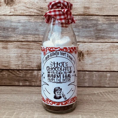 Productfoto Cadeaufles: "Hot chocolate is like a warm hug from the inside" van Tante Katootje